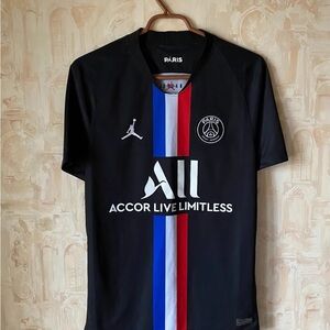 PSG PARIS SAINT GERMAIN 2019 2020 4th JERSEY JORDAN won’t last long!! Like new